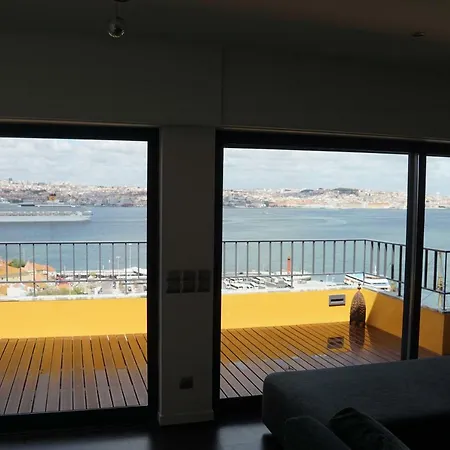 Penthouse Bellevue Apartment Almada